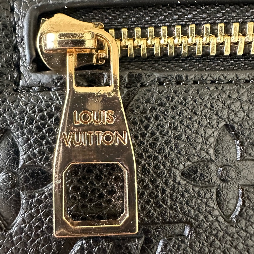 Black Bag - Picture 5 of 9